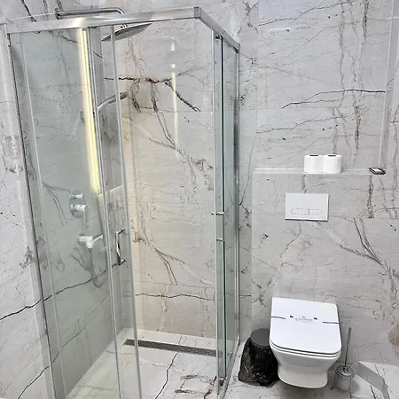 Luxury Apartments-belochka 乌日霍罗德