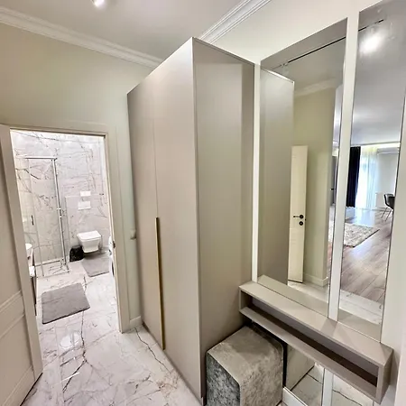 Luxury Apartments-belochka Apartamento Úzhgorod