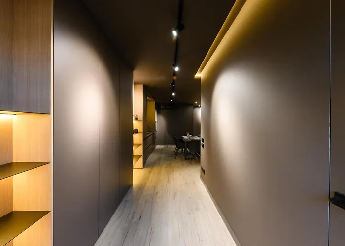 公寓 Luxury Apartments-belochka 乌日霍罗德