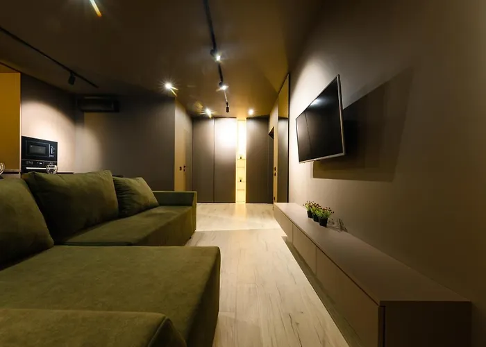 公寓 Luxury Apartments-belochka 乌日霍罗德