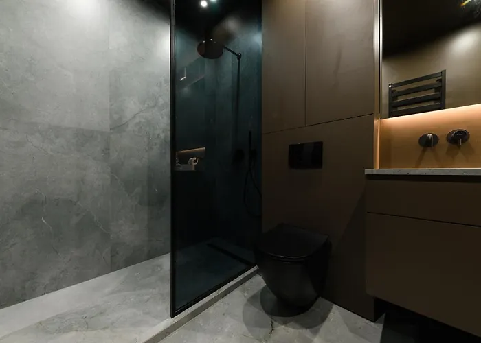 公寓 Luxury Apartments-belochka 乌日霍罗德