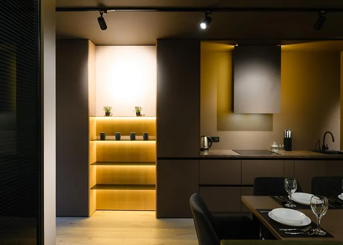公寓 Luxury Apartments-belochka 乌日霍罗德