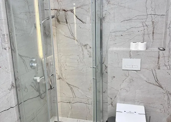 Luxury Apartments-belochka 乌日霍罗德